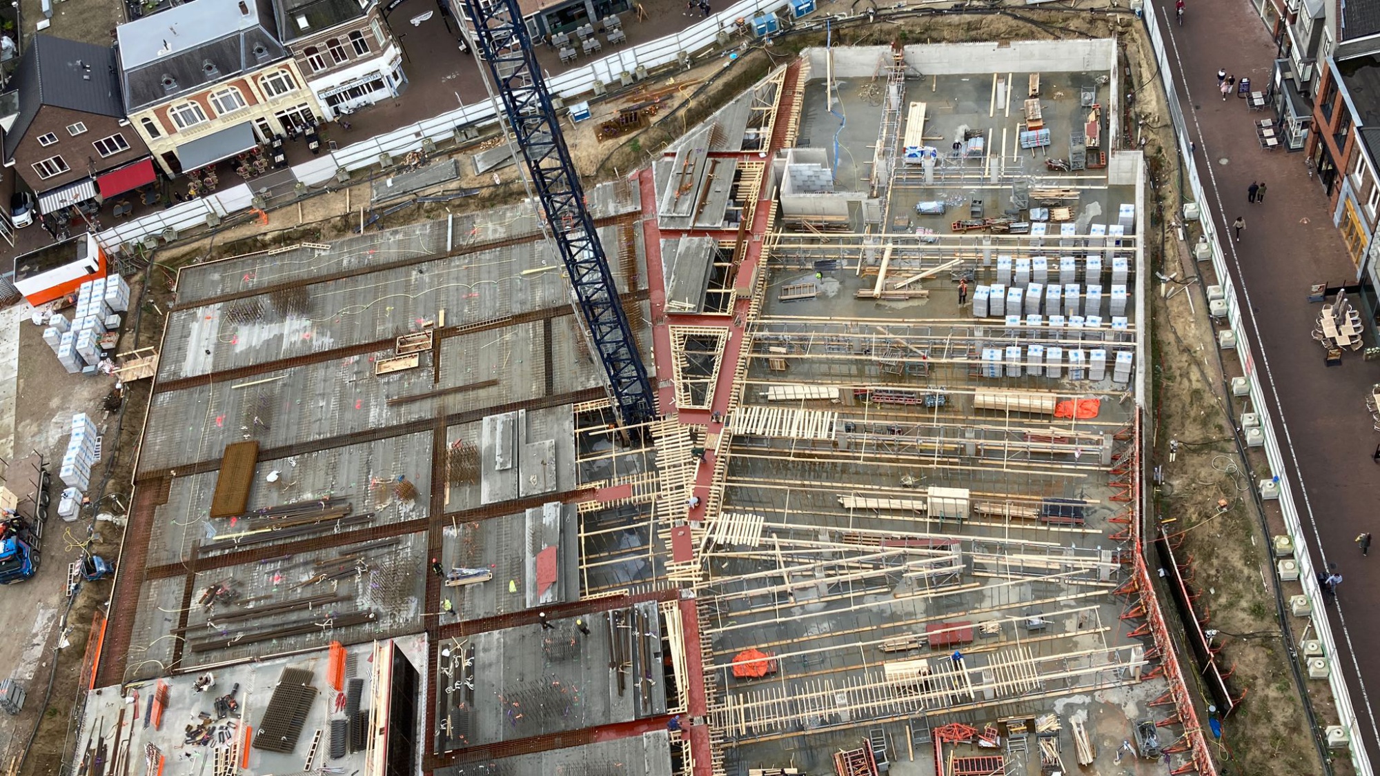 Bouwplaats vanaf boven gefotografeerd