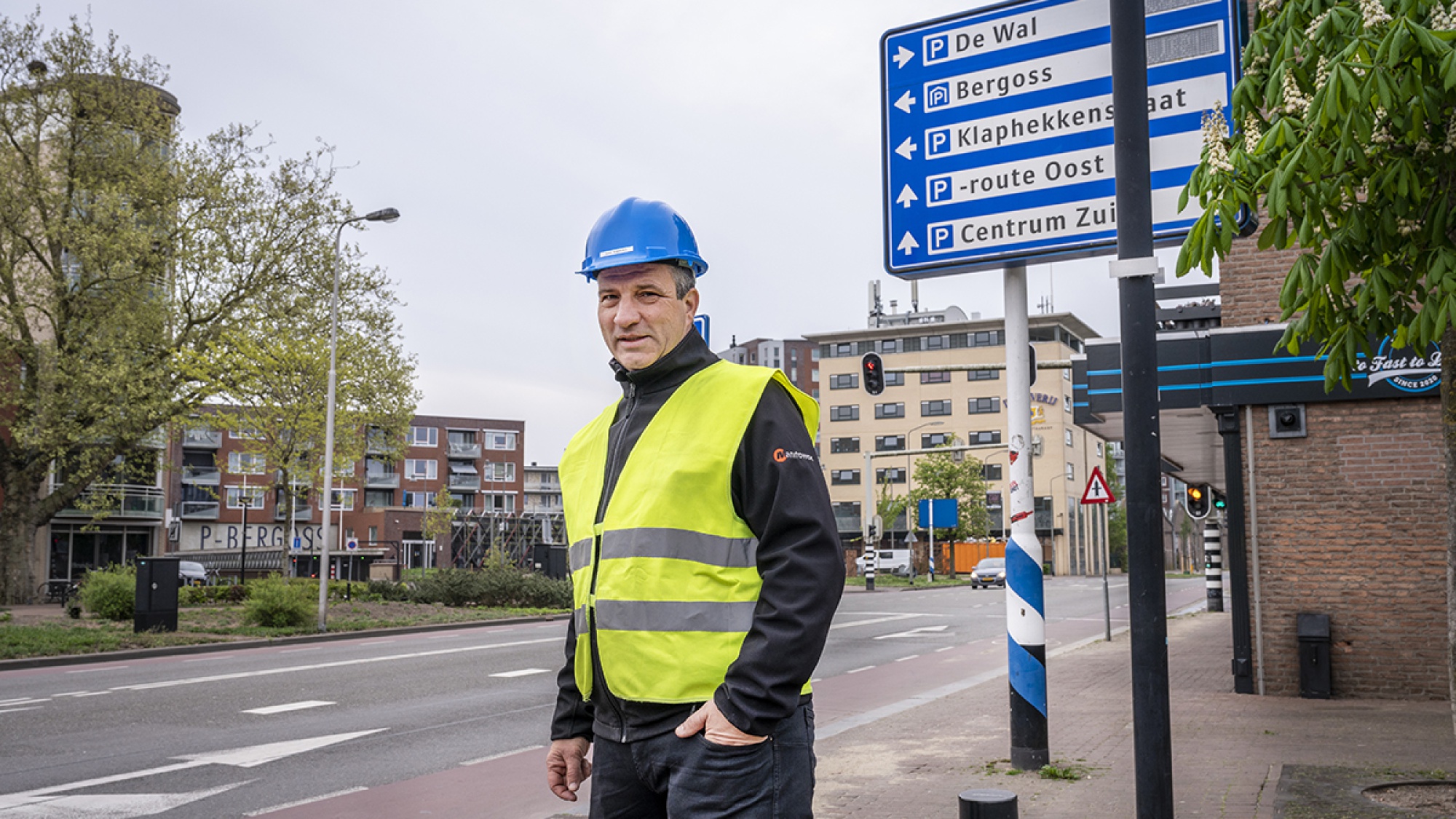 Foto Bas TImmers Voor de richtingaanwijzer naar het centrum