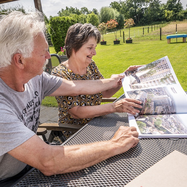 Hans en Annemarie van Nuland, de eerste eigenaren van een appartement in de woontoren