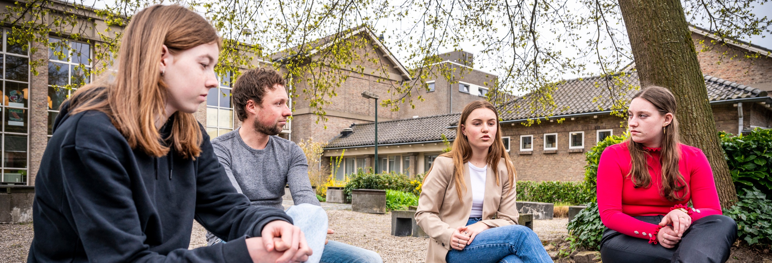 Lou Dieben en maasland leerlingen 